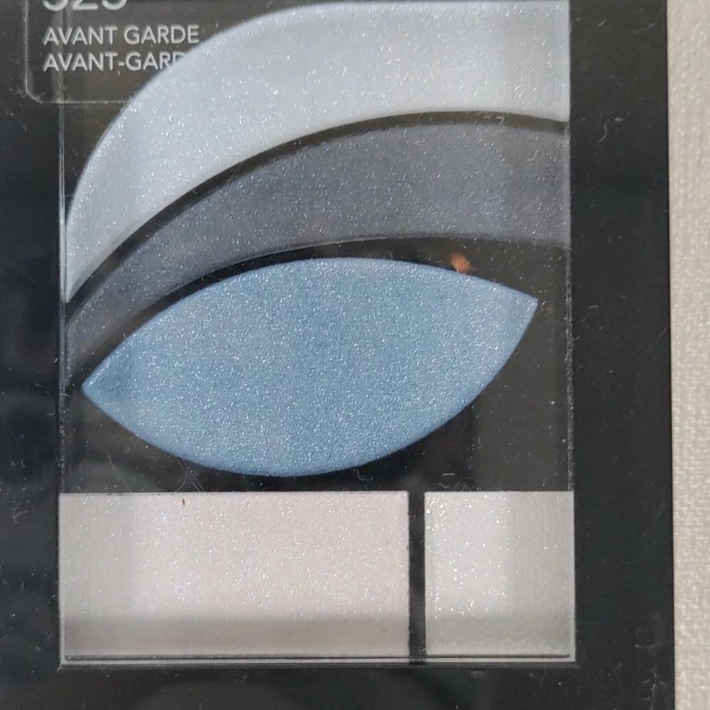H400 Revlon PhotoReady Eye Contour Kit in 525 Avant Garde - Blue & Gray NEW
